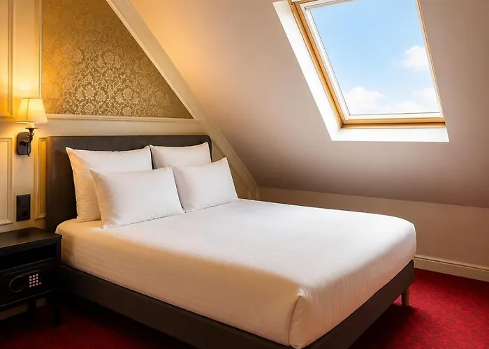 Hôtel Le Montmartre Saint Pierre Paris